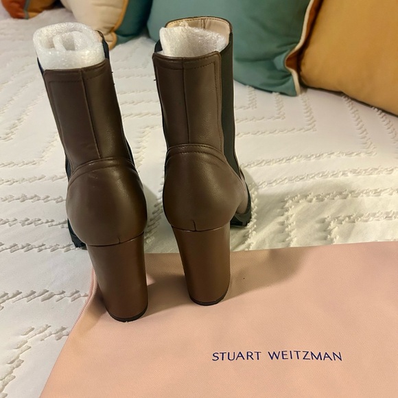 Stuart Weitzman Wenda Lug-Sole Leather Chelsea Boots, Size 6.5, Espresso - Picture 6 of 8